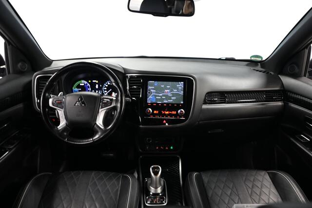 Mitsubishi OUTLANDER 2.4 PHEV Instyle | Leer | 360 Camera | Stuur & Stoelverwarming