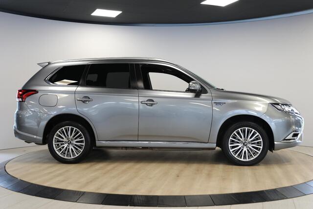 Mitsubishi OUTLANDER 2.4 PHEV Instyle | Leer | 360 Camera | Stuur & Stoelverwarming