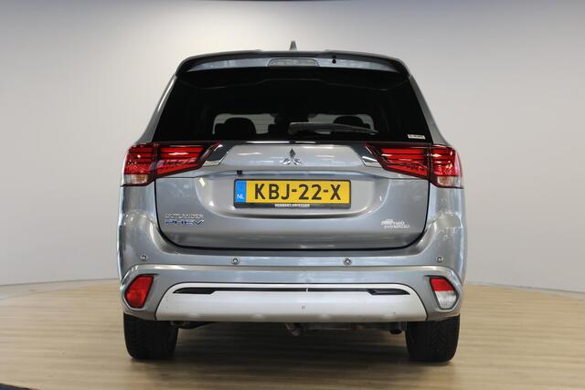 Mitsubishi OUTLANDER 2.4 PHEV Instyle | Leer | 360 Camera | Stuur & Stoelverwarming