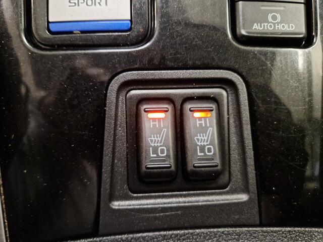 Mitsubishi OUTLANDER 2.4 PHEV Intense | Apple CarPlay / Android Auto navigatie | Trekhaak | Stoelverwarming |