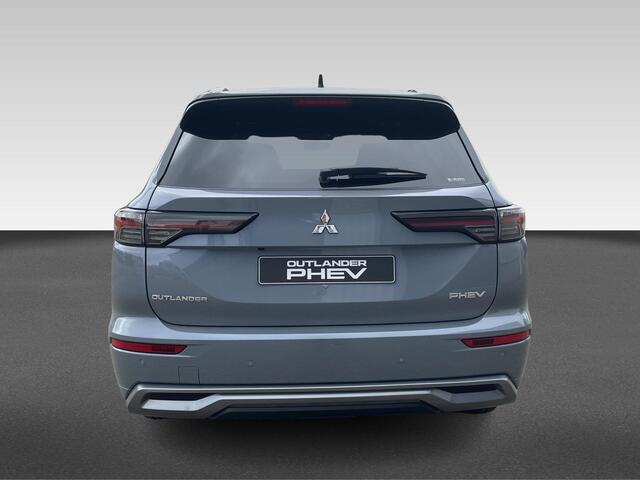 Mitsubishi OUTLANDER 2.4 PHEV Instyle+ Tot ¤ 6.500,- VOORDEEL!