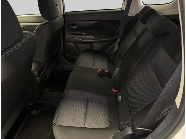 Mitsubishi OUTLANDER 2.0 Business Edition