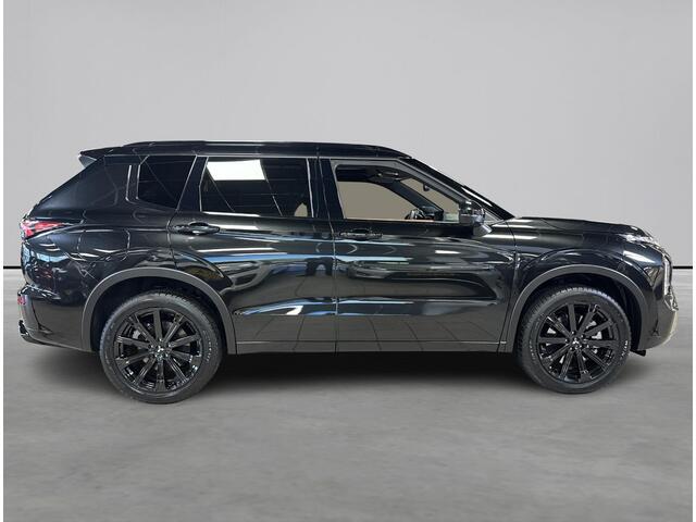 Mitsubishi OUTLANDER 2.4 PHEV Instyle+ Black edition MY2026