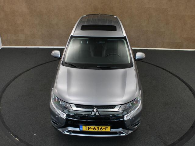 Mitsubishi OUTLANDER 2.4 PHEV Intense+ - ORIGINEEL NEDERLANDSE AUTO - PLUG IN - VIERWIELAADNDRIJVING - PARKEERSENSOREN VOOR/ ACHTER - OPEN DAK - DODEHOEK DETECTIE - 2 LAADKABELS - HALF LEDEREN BEKLEDING - VOORSTOELEN VERWARMD - STUUR VERWARMD - MICHELIN 4 SEIZOENENBANDEN