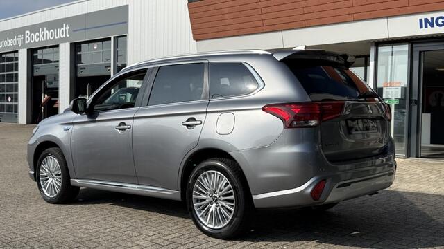 Mitsubishi OUTLANDER 2.4 PHEV | AppleCarplay | Camera | Cruise