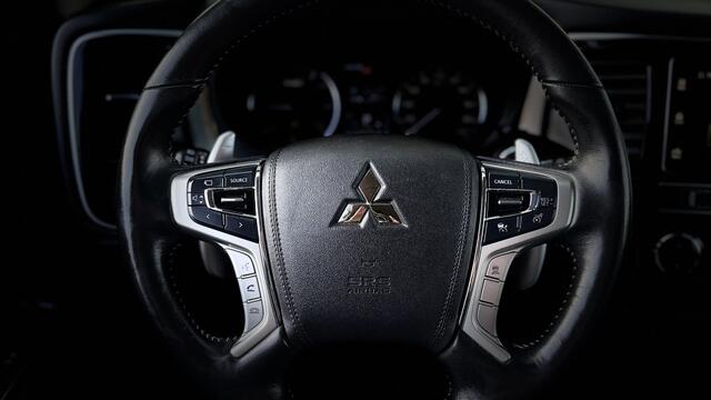 Mitsubishi OUTLANDER 2.4 PHEV | AppleCarplay | Camera | Cruise