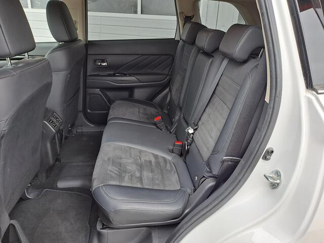 Mitsubishi OUTLANDER 2.4 PHEV Intense S