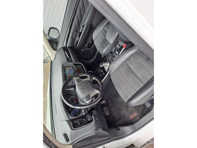 Mitsubishi OUTLANDER 2.4 PHEV Intense S