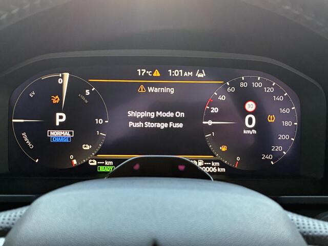 Mitsubishi OUTLANDER 2.4 PHEV Instyle Nieuw uit voorraad leverbaar | Verwarmbare stoelen voor- en achter | Lederen bekleding | Elektrisch panoramadak | 3 zone Climate Cotntrol | 8 jaar Fabrieksgarantie