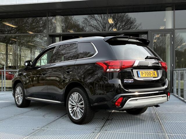 Mitsubishi OUTLANDER 2.4 PHEV Intense+ Automaat | Stoelverwarming voor | Carplay | Achteruitrijcamera
