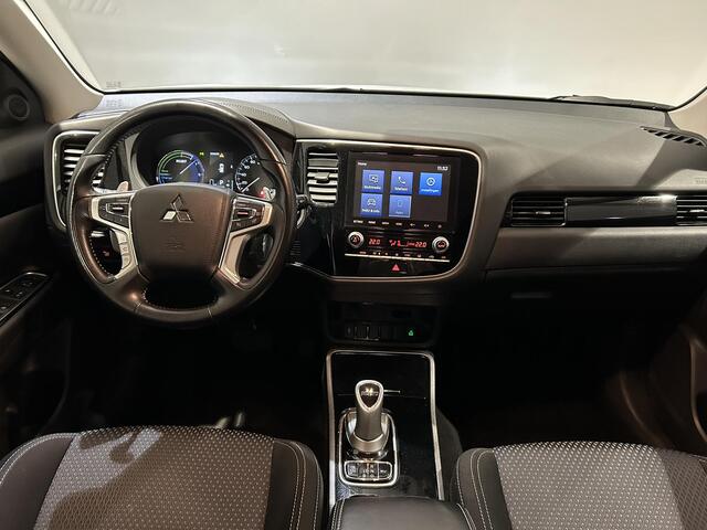 Mitsubishi OUTLANDER 2.4 PHEV Pure+ | Apple Carplay/Android Auto | Trekhaak | Achteruitrijcamera |
