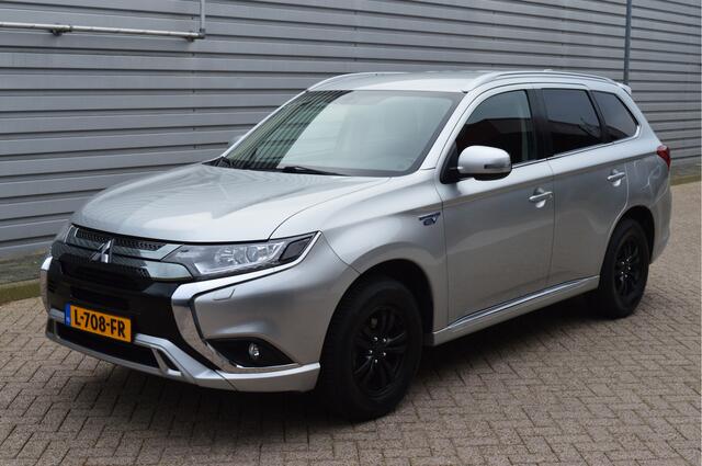 Mitsubishi OUTLANDER 2.4 PHEV Pure O.a: Haak, PDC, Camera, Keyless, Carplay, DAB, Etc. All-in prijs!