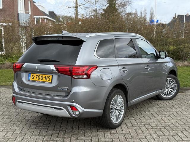Mitsubishi OUTLANDER 2.4 PHEV Instyle Pano | Leder | 360 Camera | Nieuwstaat!