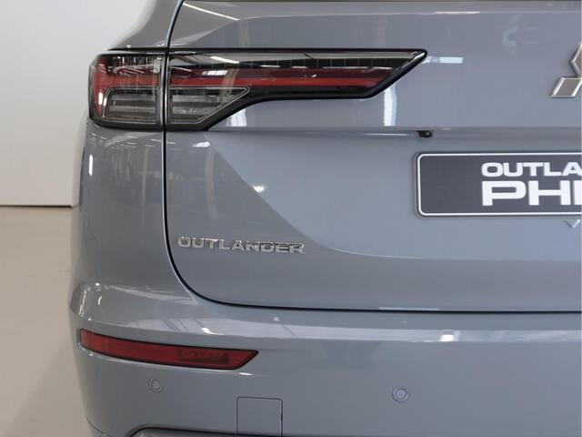 Mitsubishi OUTLANDER 2.4 PHEV Intense+ | Head up | 20 inch | Direct leverbaar | 8 jaar garantie | Rijklaarprijs