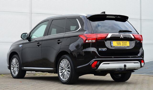 Mitsubishi OUTLANDER PHEV 2.4 INSTYLE 4WD | PLUG IN HYBRID | FULL OPTIONS | SoH % | SCHUIFDAK | ADAPTIEF CRUISE | TREKHAAK 1500KG | FABRIEKSGARANTIE TOT 06-10-2029* | ALL IN RIJKLAARPRIJS