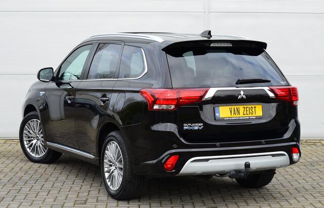 Mitsubishi OUTLANDER PHEV 2.4 INSTYLE 4WD | PLUG IN HYBRID | FULL OPTIONS | SoH % | SCHUIFDAK | ADAPTIEF CRUISE | TREKHAAK 1500KG | FABRIEKSGARANTIE TOT 06-10-2029* | ALL IN RIJKLAARPRIJS