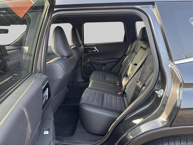 Mitsubishi OUTLANDER 2.4 PHEV intense+ | 20 inch LM Velgen | Winterpakket