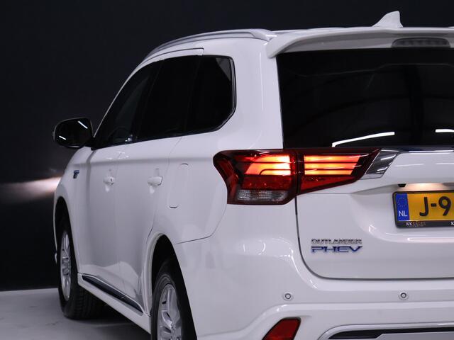 Mitsubishi OUTLANDER 2.4 PHEV Pure [STOELVERWARMING,ACHTERUITRIJCAMERA, CRUISE CONTROL, PARKEERSENSOREN V+A, MULTIFUNCTIONEEL STUUR]
