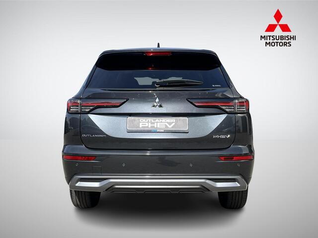 Mitsubishi OUTLANDER 2.4 PHEV First Edition