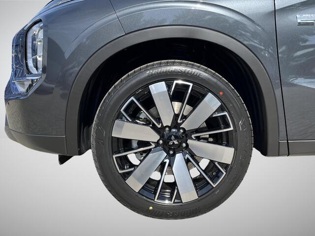 Mitsubishi OUTLANDER 2.4 PHEV First Edition