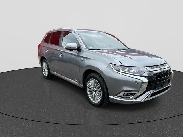 Mitsubishi OUTLANDER 2.4 PHEV S-Edition RIJKLAAR | Climate Control | 360 Camera | Elektr. Kofferklep | Apple Carplay & Android Auto