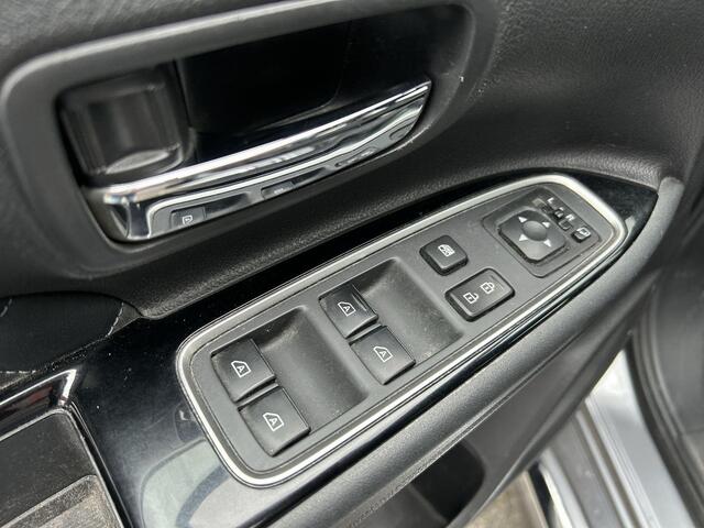 Mitsubishi OUTLANDER 2.4 PHEV S-Edition RIJKLAAR | Climate Control | 360 Camera | Elektr. Kofferklep | Apple Carplay & Android Auto