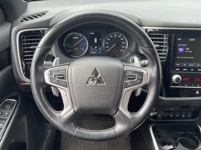 Mitsubishi OUTLANDER 2.4 PHEV Instyle 18"/Trekhaak/LED/Leder/Stoel + stuurverwarming/Dodehoek/PDC v+a/360 Camera/Apple Carplay & Android Auto
