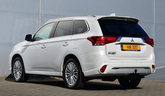 Mitsubishi OUTLANDER PHEV 2.4 INSTYLE 4WD | PLUG IN HYBRID | FULL OPTIONS | SoH 78% | SCHUIFDAK | ALL SEASON BANDEN | ADAPTIEF CRUISE | TREKHAAK 1500KG | FABRIEKSGARANTIE TOT 23-10-2028* | ALL IN RIJKLAARPRIJS