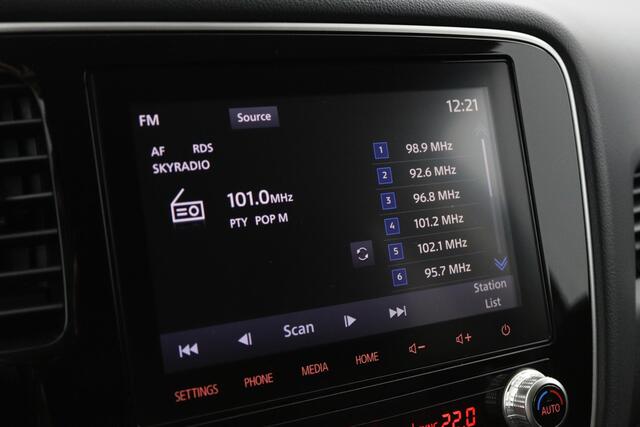 Mitsubishi OUTLANDER 2.4 PHEV Pure | Parkeercamera | Keyless Entry/start | Climate Control | Cruise-Control