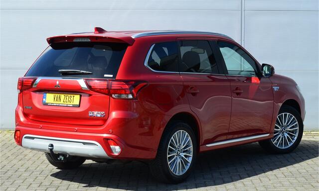 Mitsubishi OUTLANDER PHEV 2.4 INSTYLE 4WD | PLUG IN HYBRID | FULL OPTIONS | SoH 84% | SCHUIFDAK | ADAPTIEF CRUISE | TREKHAAK 1500KG | ALL SEASON BANDEN | FABRIEKSGARANTIE TOT 03-02-2028* | ALL IN RIJKLAARPRIJS
