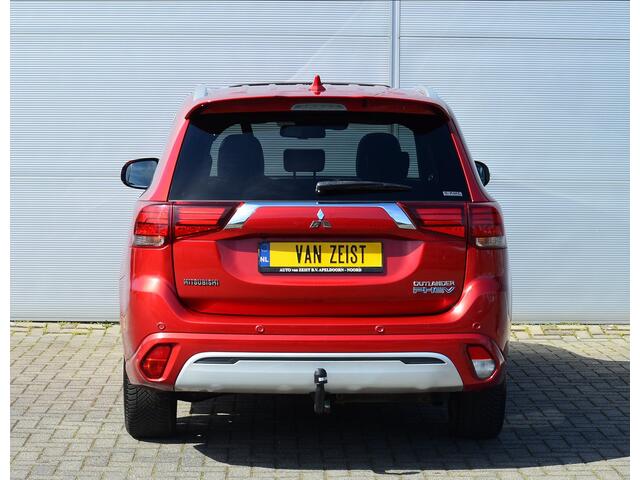 Mitsubishi OUTLANDER PHEV 2.4 INSTYLE 4WD | PLUG IN HYBRID | FULL OPTIONS | SoH 84% | SCHUIFDAK | ADAPTIEF CRUISE | TREKHAAK 1500KG | ALL SEASON BANDEN | FABRIEKSGARANTIE TOT 03-02-2028* | ALL IN RIJKLAARPRIJS