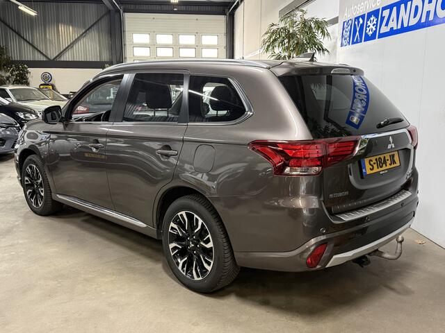 Mitsubishi OUTLANDER 2.0 PHEV Pure // Leer // Camera // Schuifdak