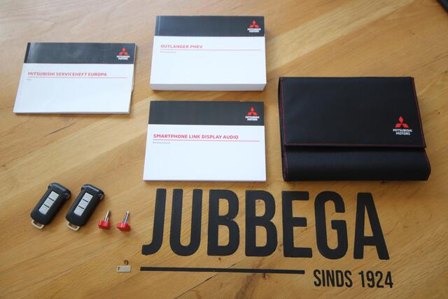 Mitsubishi OUTLANDER 2.4 PHEV Instyle Adaptive cruise, Trekhaak, Opendak, Leder