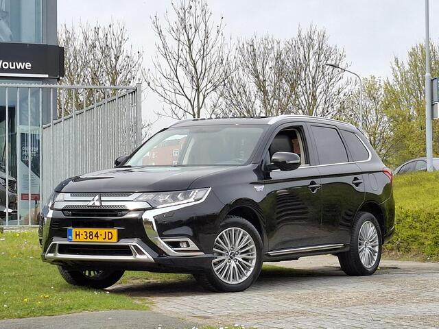 Mitsubishi OUTLANDER 2.4 PHEV Intense+ | Trekhaak | All seasons
