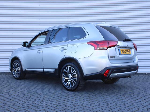 Mitsubishi OUTLANDER 2.0 Connect Pro | Stuur-/stoelverwarming | 360 Camera | Dodehoek detectie | Apple Carplay/Android Auto | LED | 18" LM |