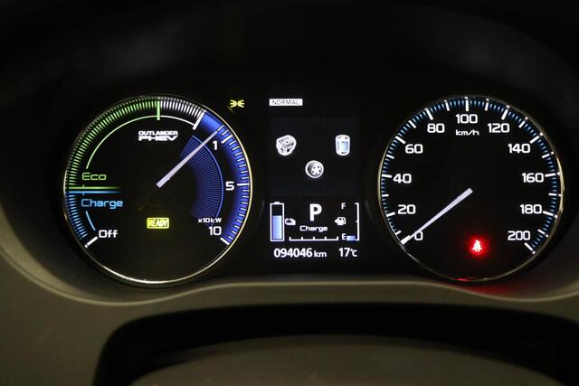 Mitsubishi OUTLANDER 2.4 PHEV Pure | HALF LEDER | DAB | CAMERA