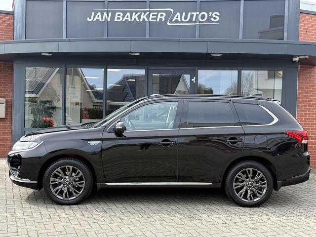Mitsubishi OUTLANDER 2.0 PHEV S-Edition ? Leer ? Kanteldak ? Camera ? Trekhaak ?