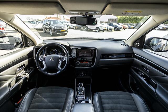 Mitsubishi OUTLANDER 2.4 PHEV Intense+ | Pano | Afn. Trekhaak