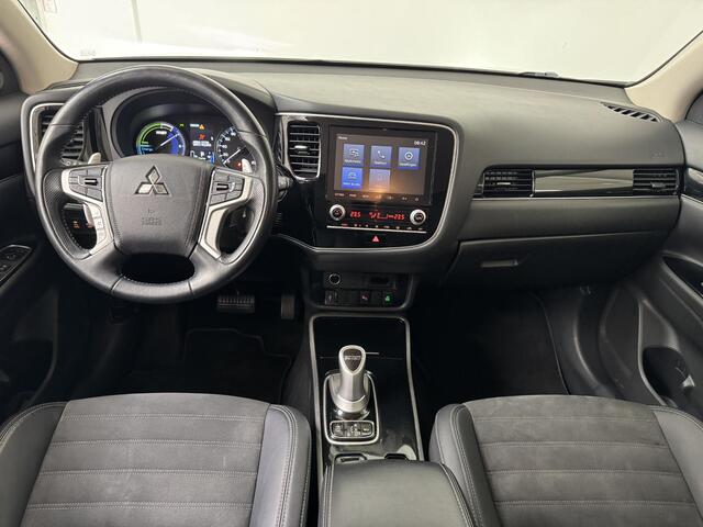 Mitsubishi OUTLANDER 2.4 PHEV Intense | Trekhaak | Achteruitrijcamera | Stoelverwarming | Cruise Control |