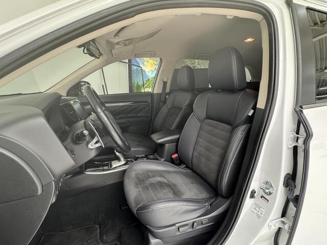 Mitsubishi OUTLANDER 2.4 PHEV Intense | Trekhaak | Achteruitrijcamera | Stoelverwarming | Cruise Control |