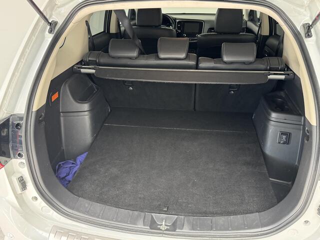 Mitsubishi OUTLANDER 2.4 PHEV Intense | Trekhaak | Achteruitrijcamera | Stoelverwarming | Cruise Control |