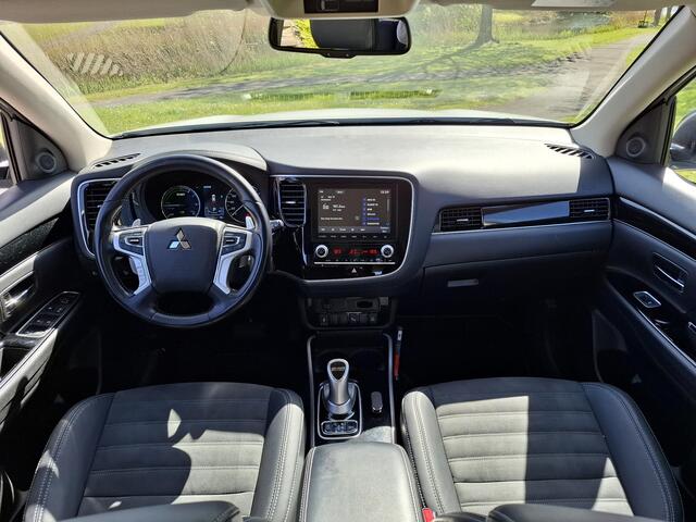 Mitsubishi OUTLANDER 2.4 PHEV Intense