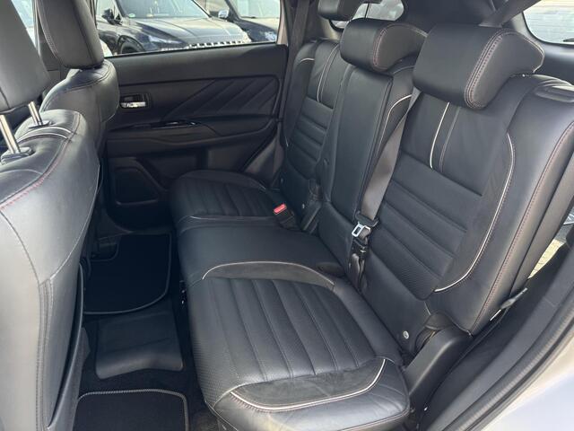 Mitsubishi OUTLANDER 2.0 PHEV S-Edition PANODAK | LEDER | TREKHAAK