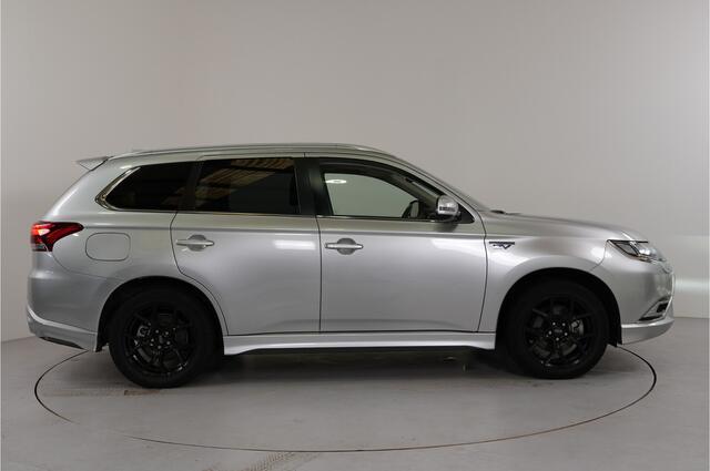 Mitsubishi OUTLANDER 2.4 PHEV S-Edition | Trekhaak | Schf/kantel | Stl. verw. | Camera |