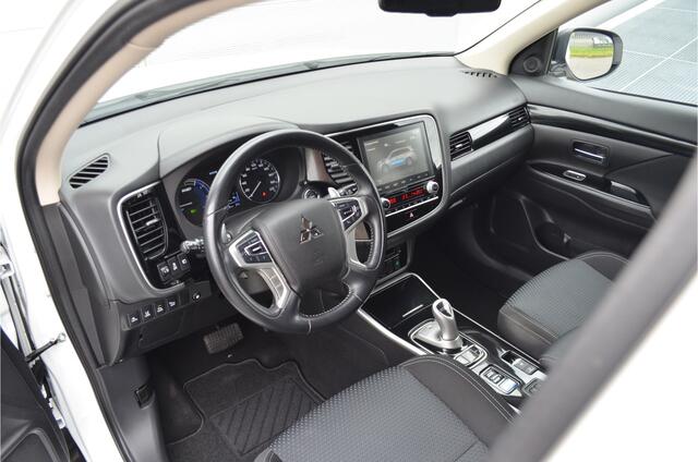 Mitsubishi OUTLANDER PHEV 2.4 INTENSE 4WD | PLUG IN HYBRID | HOGE ZIT | LDW | PDC | CAMERA | CLIMATE CONTROL | FABRIEKSGARANTIE TOT 29-06-2028* | ALL IN RIJKLAARPRIJS