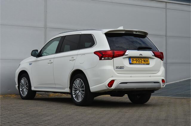 Mitsubishi OUTLANDER PHEV 2.4 INTENSE 4WD | PLUG IN HYBRID | HOGE ZIT | LDW | PDC | CAMERA | CLIMATE CONTROL | FABRIEKSGARANTIE TOT 29-06-2028* | ALL IN RIJKLAARPRIJS