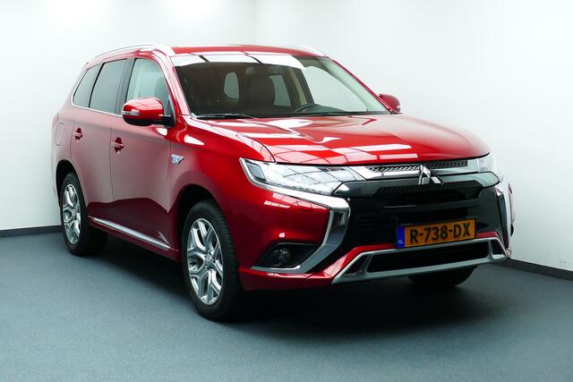 Mitsubishi OUTLANDER 2.4 PHEV Adap Cruise, Camera, Half Leer/Alcantara, StoelVerw, 18"LMV, Haak 1500kg