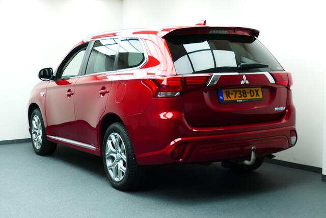 Mitsubishi OUTLANDER 2.4 PHEV Adap Cruise, Camera, Half Leer/Alcantara, StoelVerw, 18"LMV, Haak 1500kg