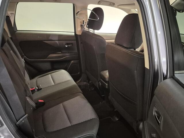 Mitsubishi OUTLANDER 2.0 Connect Pro Trekhaak | Stoel & stuurverwarming