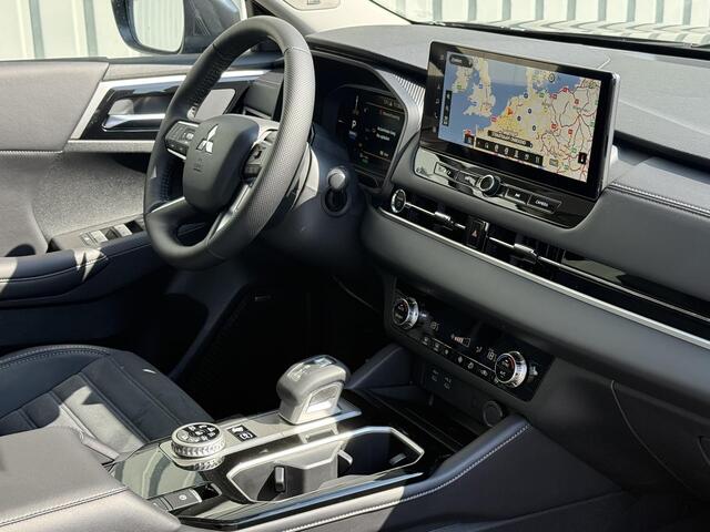 Mitsubishi OUTLANDER 2.4 PHEV Intense / ¤4000,- Voordeel op nieuwprijs! / Direct leverbaar! / Achteruitrijcamera / Navigatie / 18" lichtmetalen velgen / Adaptive Cruise Control /